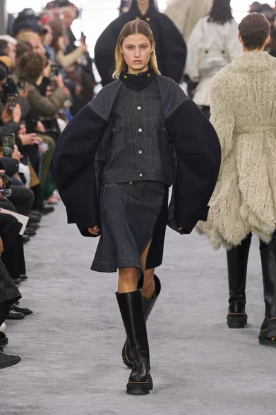 Look 19